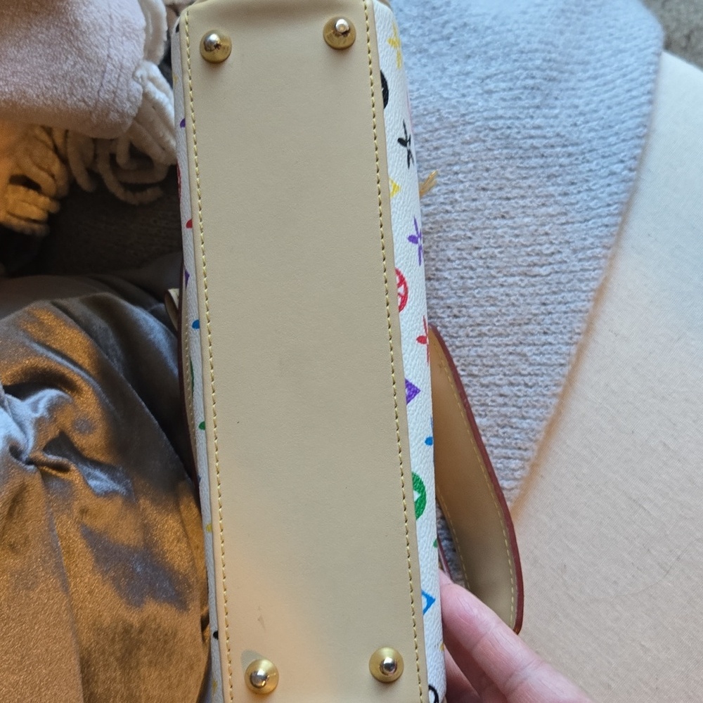 Bright handbag - Picture 7 of 7